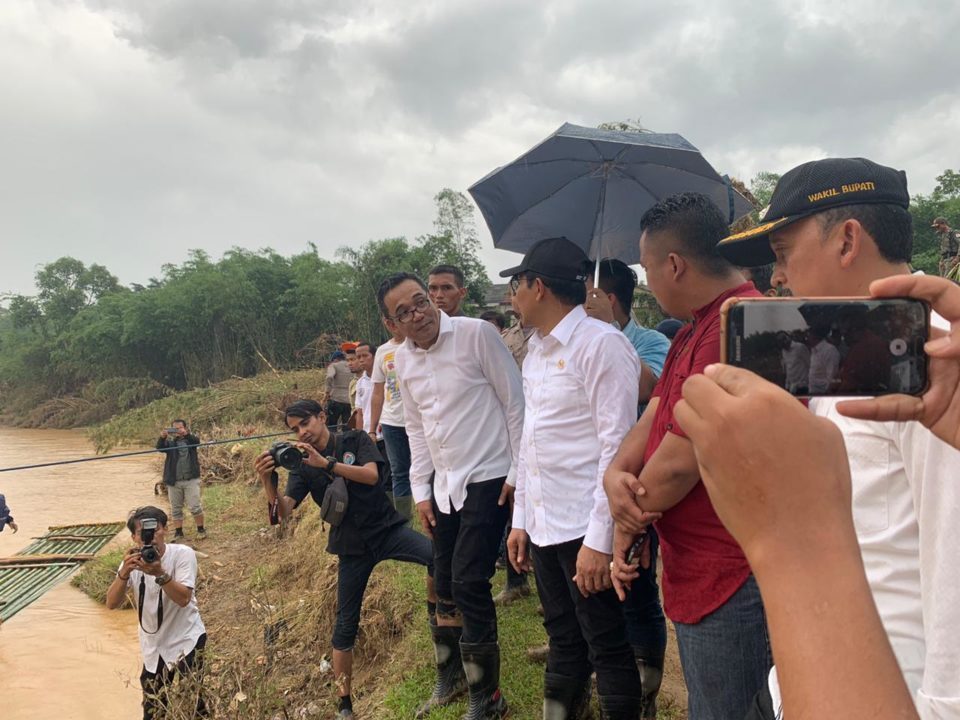 Mendes PDT RI Bantu Korban Longsor