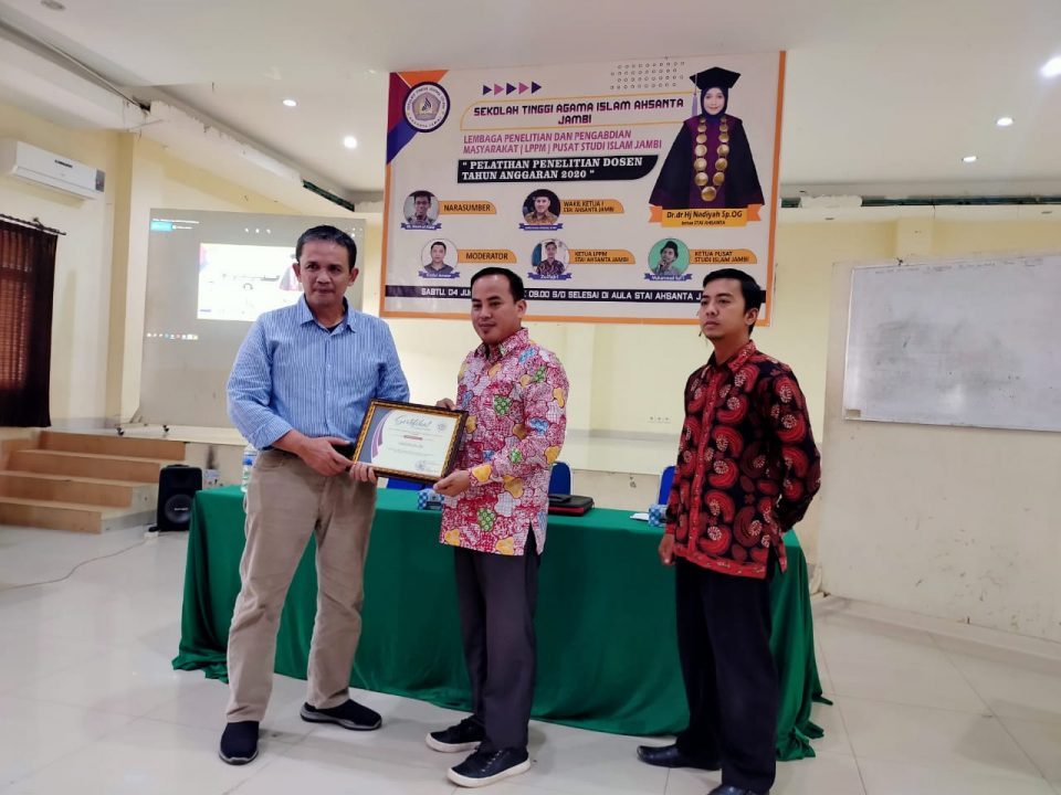 LP2M STAI Ahsanta Jambi Gelar Pelatihan Penulisan Jurnal Ilmiah