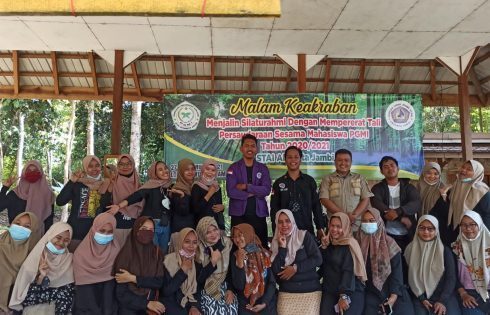 Pererat Tali Silaturrahmi, HMP PGMI Gelar Makrab