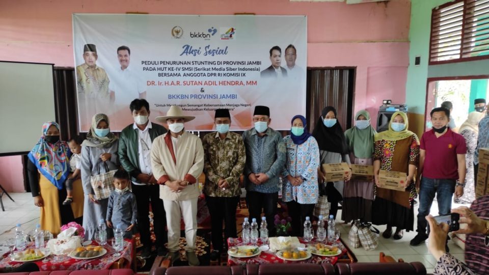 HUT ke-4, SMSI Jambi dan BKKBN Gelar Aksi Sosial