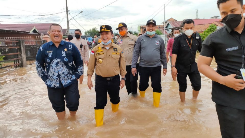 Bantu Korban Banjir, Al Haris Dielu Elukan Warga Bungo