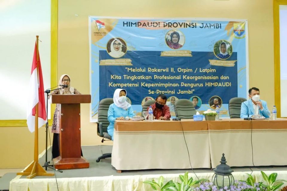 Ketua DWP Provinsi Jambi : HIMPAUDI Harus Komitmen Tingkatkan Kualitas PAUD