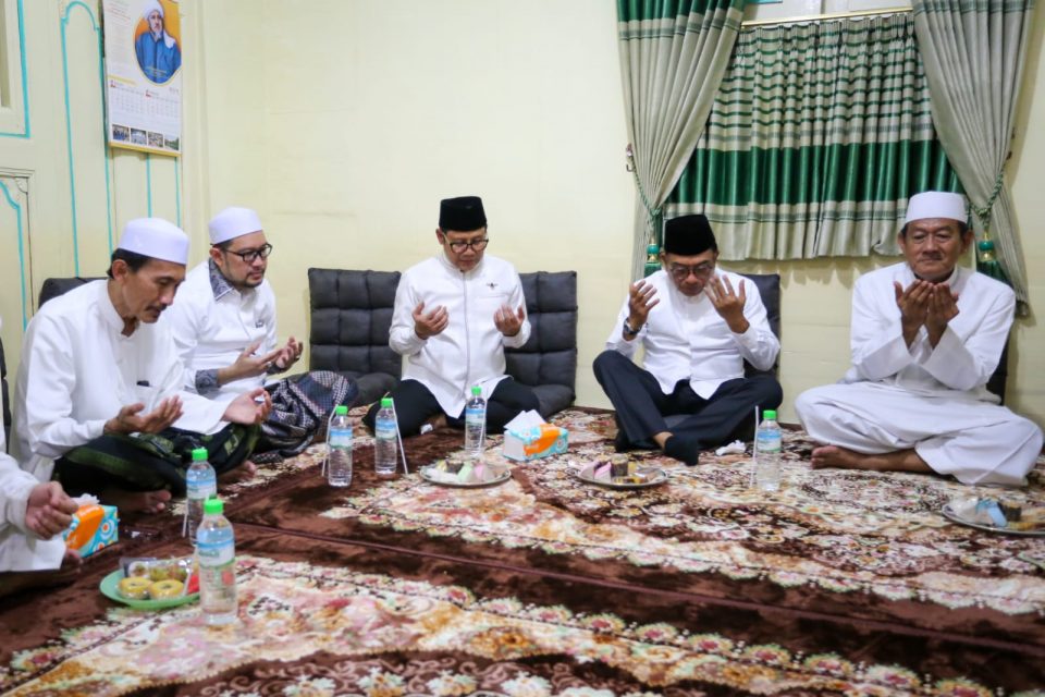 Siap Nyapres, Gus Muhaimin Minta Restu Masyayih Ponpes Langitan