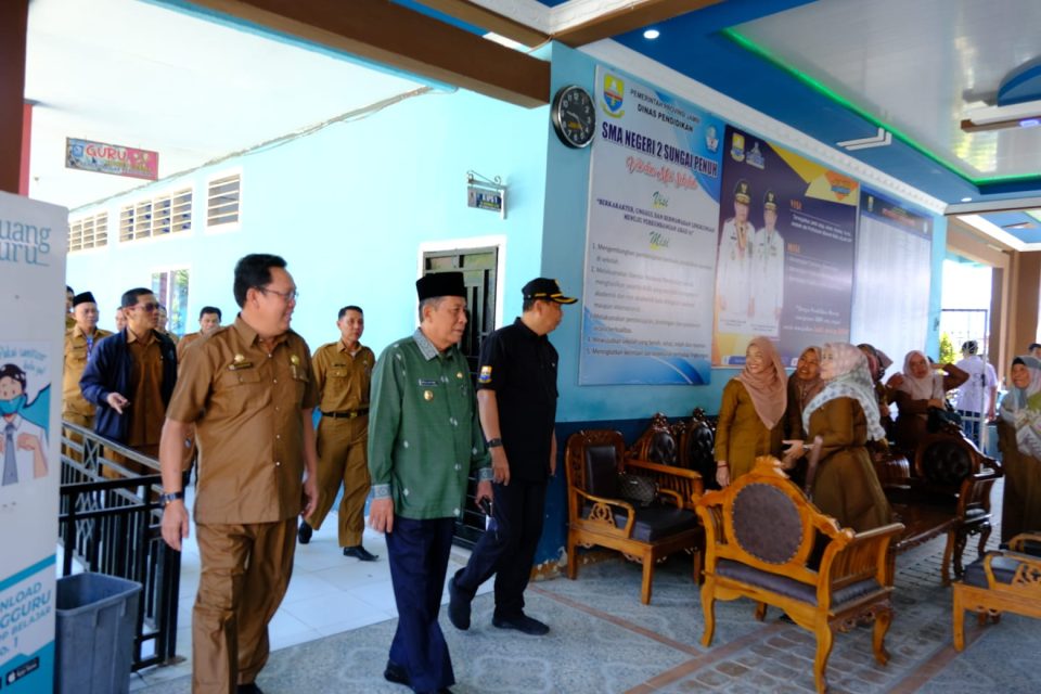 Tinjau Ujian Akhir SMA dan SMK, Ini Warning Wagub Abdullah Sani