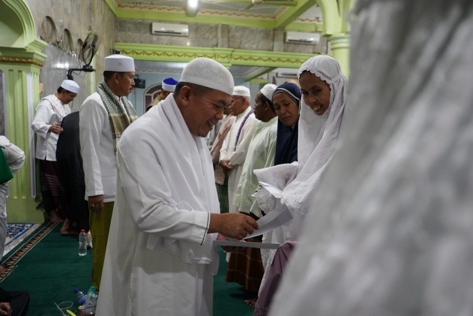 Al Haris Perhatikan Kesejahteraan Guru Ngaji, Tebar Santunan untuk Ratusan Guru