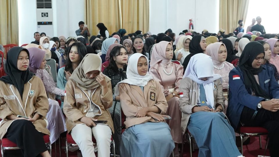 Lulus 100 Persen, Siswa SMAN 12 Dimotivasi Al Haris