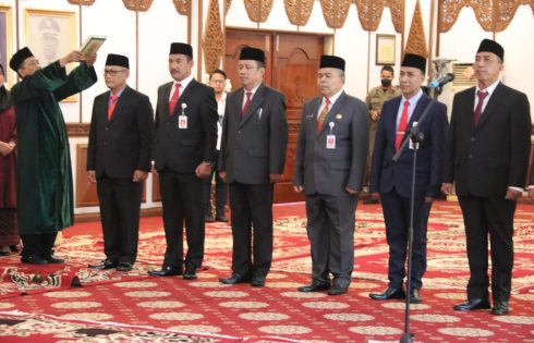 Lantik 13 Pejabat, Al Haris Targetkan  Jambi Naik Kelas Berdaya Saing di Level Nasional