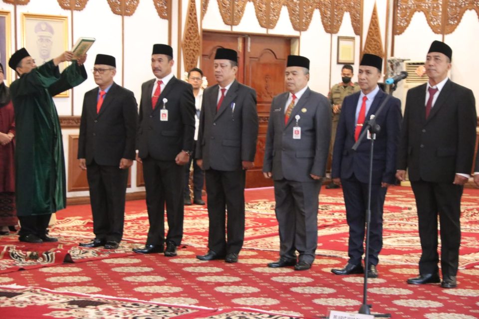Lantik 13 Pejabat, Al Haris Targetkan  Jambi Naik Kelas Berdaya Saing di Level Nasional