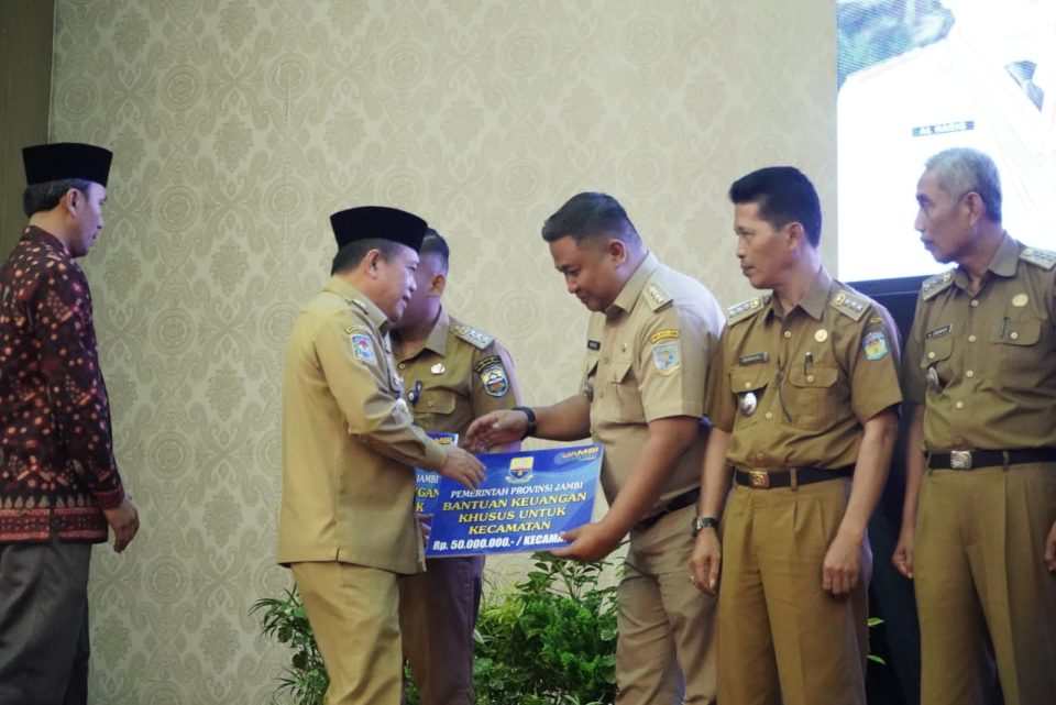 Pertumbuhan Jambi Tertinggi Nomor 3, Angka Stunting Terendah, Al Haris Warning Camat Jangan Ada Desa Tak Tersentuh Pembangunan