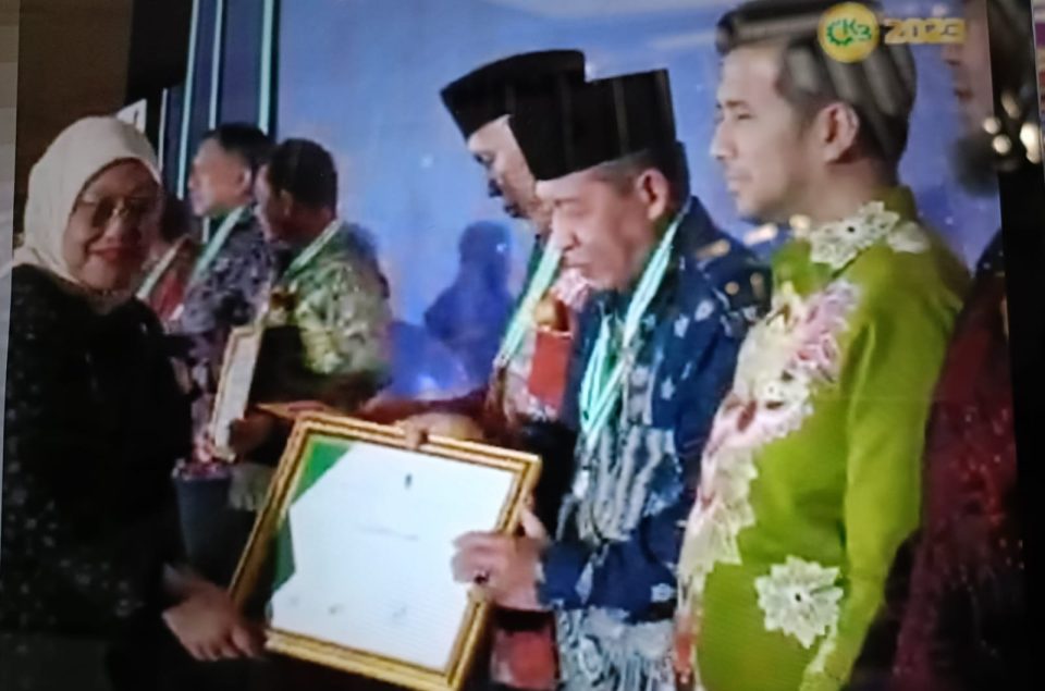 Sukses Membina Bidang Ketenagakerjaan, Al Haris Dianugerahi Penghargaan Oleh Kemenaker RI