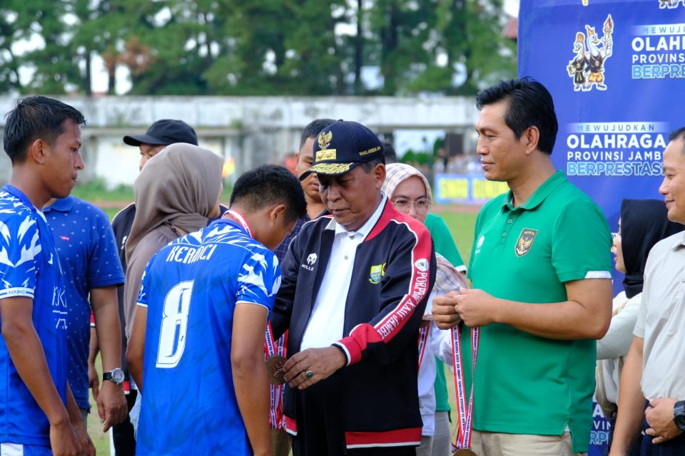 Porprov XXIII Ditutup Abdullah Sani, Batanghari Raih Medali Emas