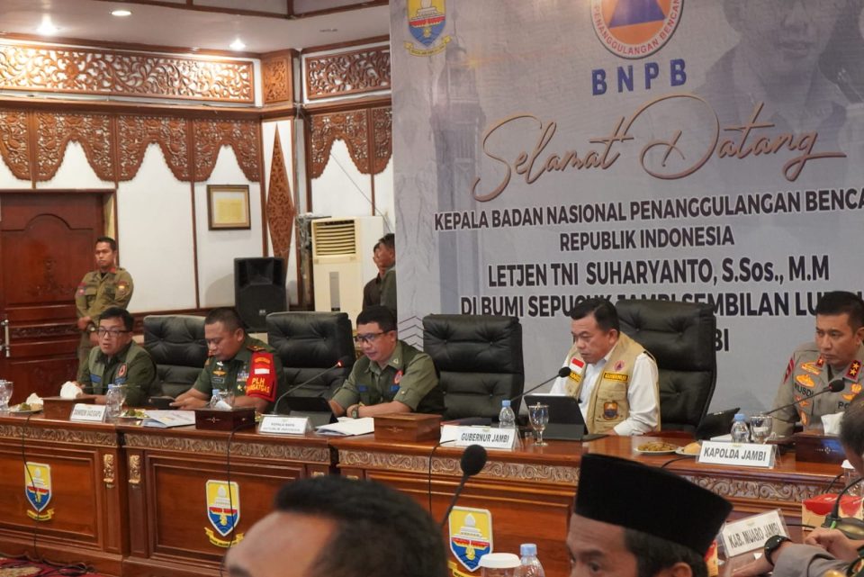 Miliki 490 Hotspot, Al Haris Bertekad Jambi Bebas Kebakaran Hutan dan Lahan