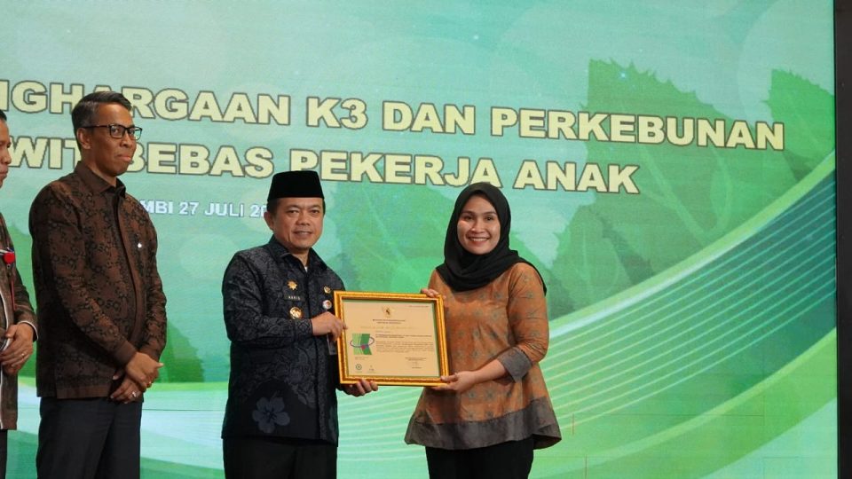 Gubernur Al Haris Tegaskan Perkebunan Sawit di Jambi Tanpa Pekerja Anak