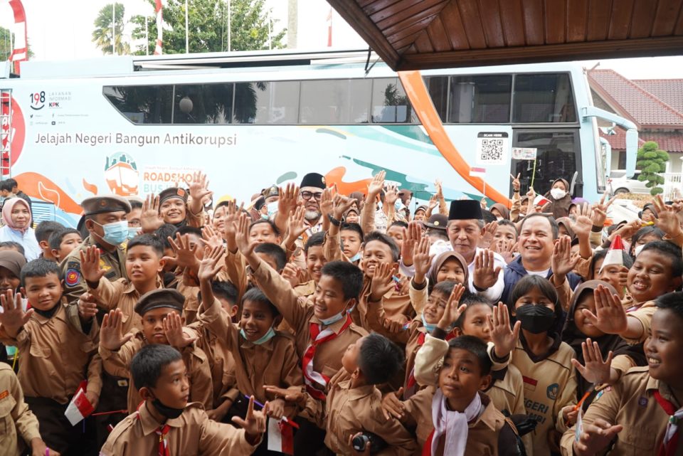 Sambut Roadshow Bus KPK, Wagub Sani : KPK Berikan Motivasi Berantas Korupsi