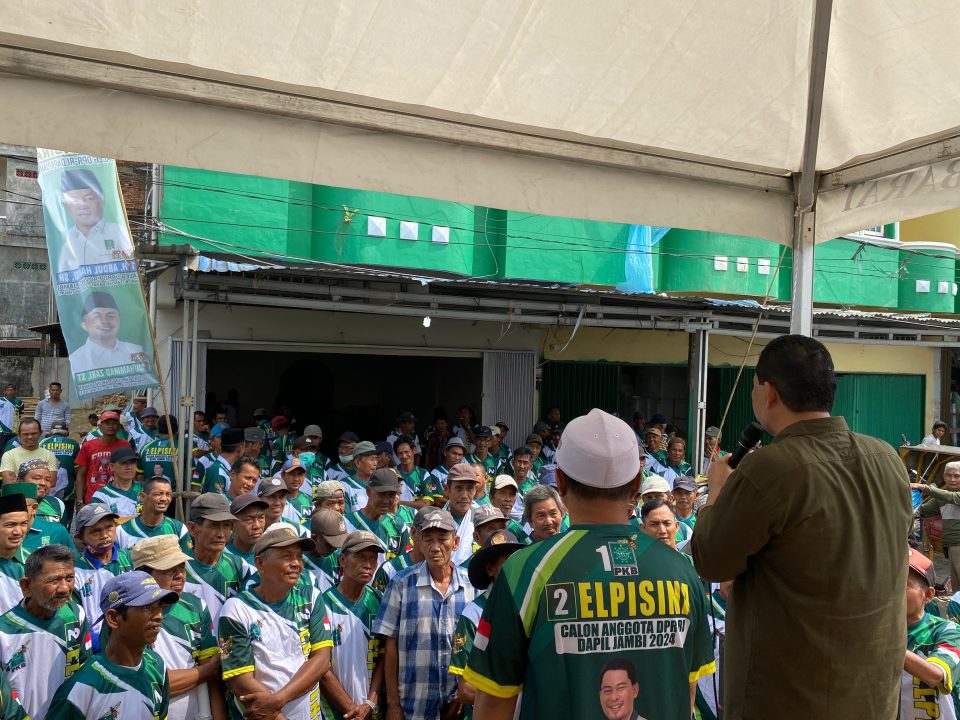 Warga Tanjabar Tumpah Ruah di Pasar Tungkal, Teriakan Elpisina DPR RI 2024 Menggema