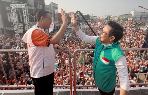 Lautan Manusia Ikut Jalan Sehat Bersama AMIN di Depok, Lho loh Gak Bahaya Ta