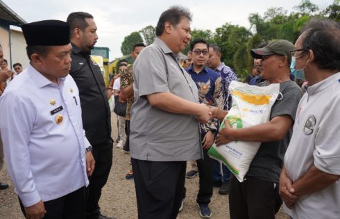 Pemerintah Pusat Gelontorkan 2600 Ton Beras Bantu Warga Terdampak Banjir