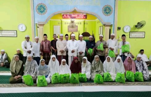 Semarak Subuh di Masjid Al Muhajirin, Bupati Tanjab Barat Ajak Warga Memakmurkan Masjid