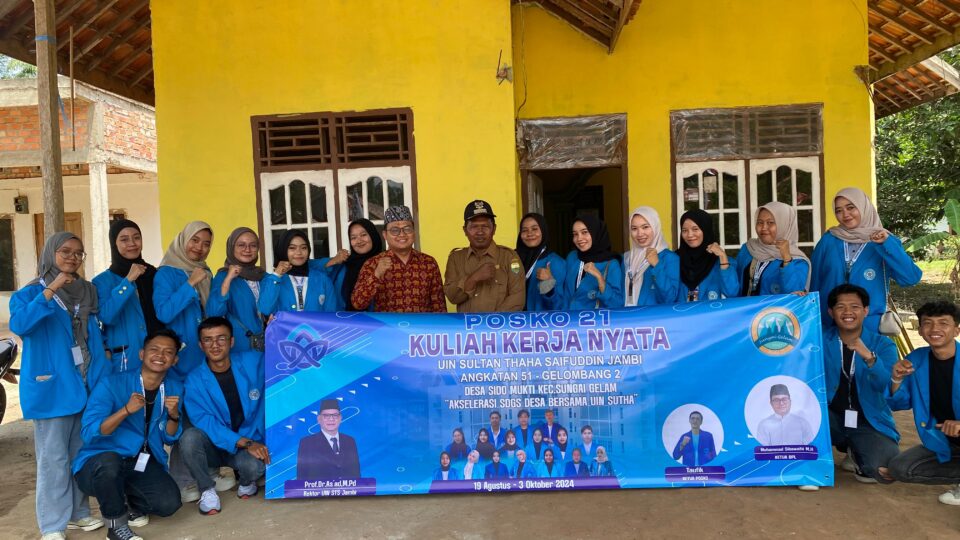 Serahkan Mahasiswa KKN UIN STS Jambi ke Pemdes Sido Mukti, Sibawaihi : Ini Sinergi Antara Kampus dan Desa