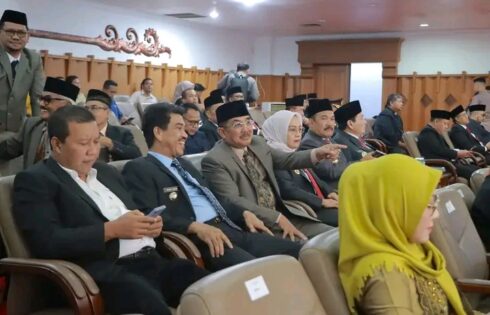 Bupati Tanjab Barat Hadiri Pengucapan Sumpah Janji Anggota DPRD Provinsi Jambi Masa  Jabatan Tahun 2024-2029