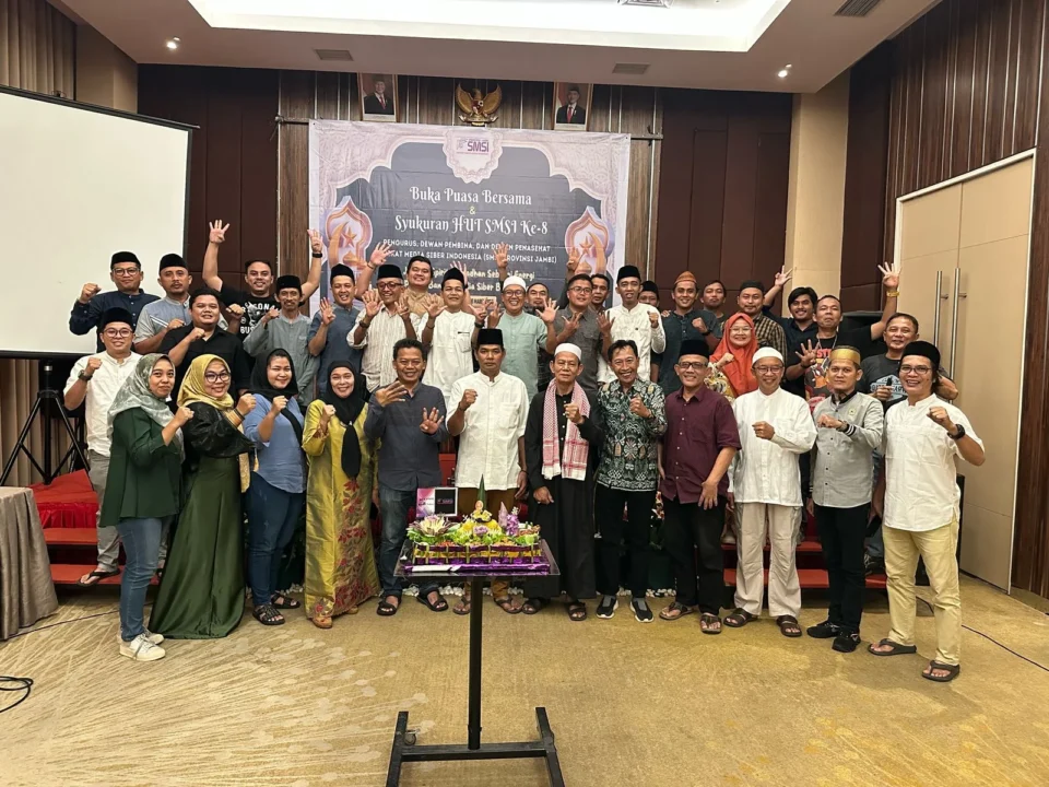 Buka Bersama dan HUT Ke – 8 SMSI Jambi Bertabur Tokoh Pers Senior, Muhtadi Putra Nusa Dapat Pujian Dari Ketua PWI
