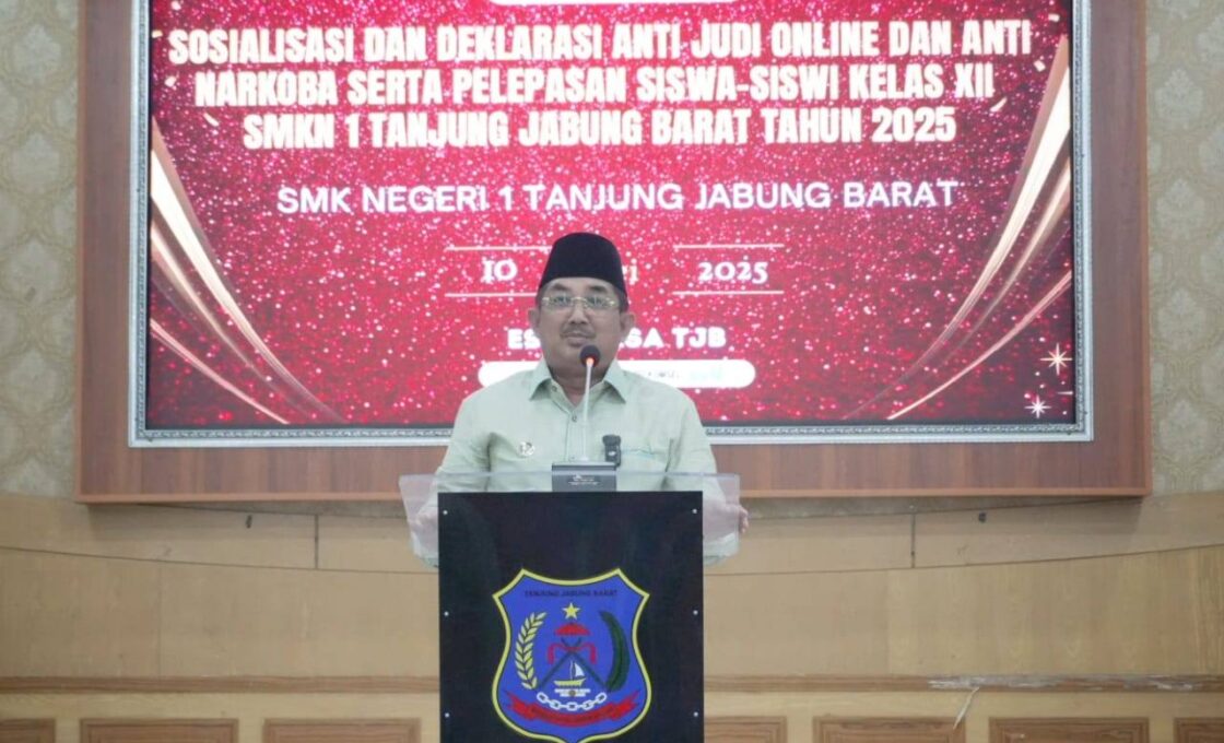 Bupati ANwar Sadat saat memimpin deklarasi anti judi online dan anti narkoba