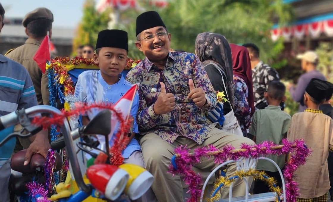 Kolaborasi Spektakuler HUT RI ke-80 & HUT Tanjab Barat ke-60: Sunatan Massal Serentak 13 Kecamatan & Dukungan Nyata untuk Tukang Becak