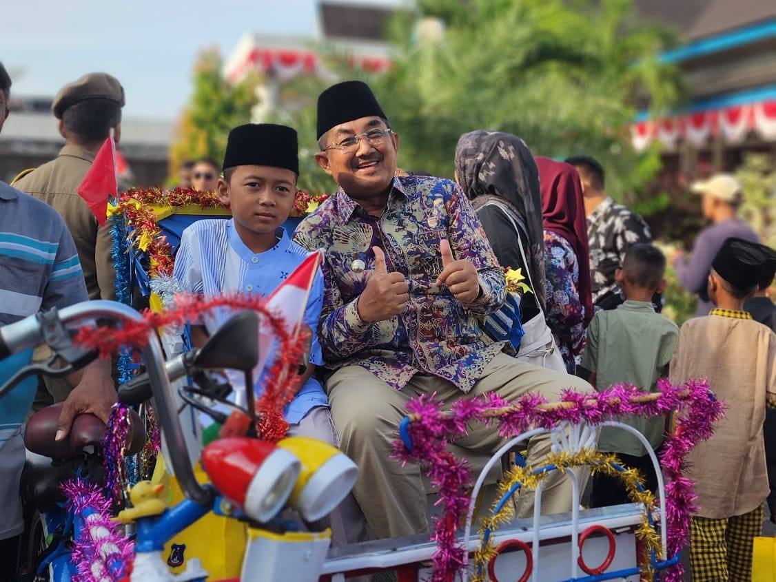 Kolaborasi Spektakuler HUT RI ke-80 & HUT Tanjab Barat ke-60: Sunatan Massal Serentak 13 Kecamatan & Dukungan Nyata untuk Tukang Becak