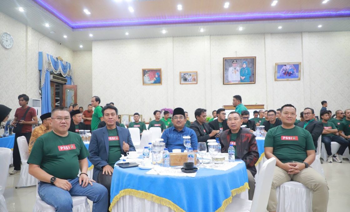 Kick Off Kebangkitan Sepak Bola Tanjab Barat: Bupati Anwar Sadat Dukung Penuh Pelantikan Pengurus ASKAB PSSI 2024-2028
