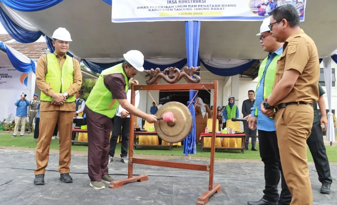 Bupati Anwar Sadat Buka Pelatihan Konstruksi 2025: Tingkatkan Kompetensi Tenaga Kerja di Tanjung Jabung Barat