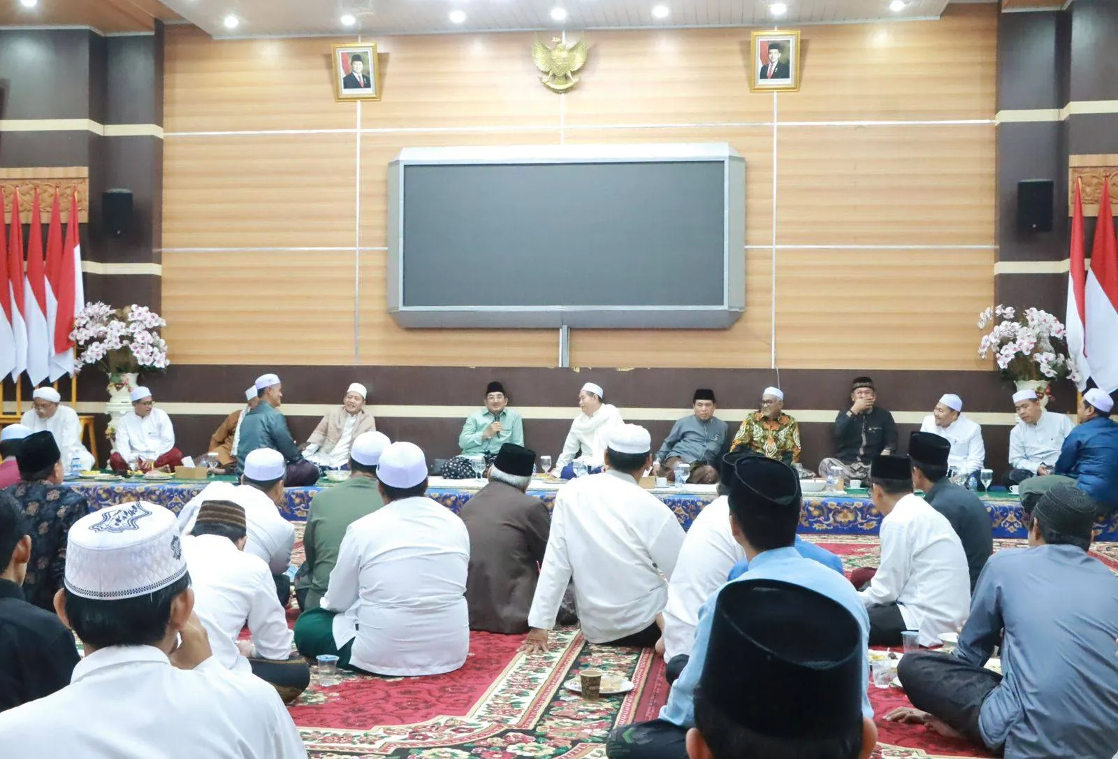 Bupati Anwar Sadat Pimpin Yasinan Doa Bersama Hari Santri 2025: Doa untuk Korban Sidoarjo dan Komitmen Bantuan Pesantren