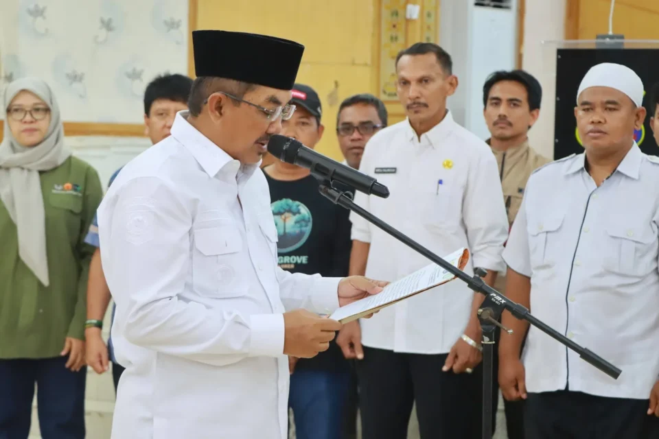 Bupati Anwar Sadat Kukuhkan KKMD untuk Dorong Regulasi Mangrove