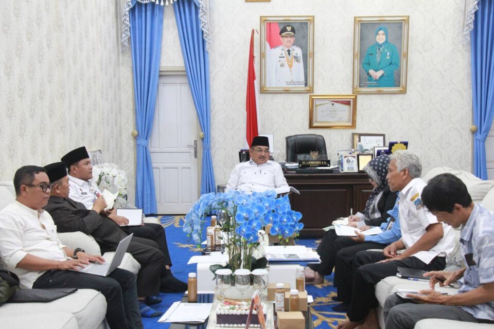 Bupati Anwar Sadat Buka RUPSLB BPR Tanggo Rajo untuk Tata Kelola BUMD