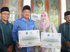 Bupati Tanjab Barat Pimpin Aksi Zakat, Kumpulkan Rp152 Juta untuk Kesejahteraan Umat Bupati Tanjab Barat Pimpin Aksi Zakat, Kumpulkan Rp152 Juta untuk Kesejahteraan Umat