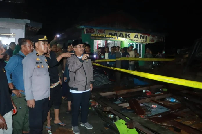 Bupati Anwar Sadat Tinjau Kebakaran Teluk Nilau