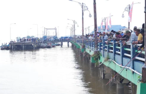 Ratusan Pemancing Ikuti Lomba Mancing di WFC Kuala Tungkal, Bupati Anwar Sadat: Kebersamaan Lebih Utama