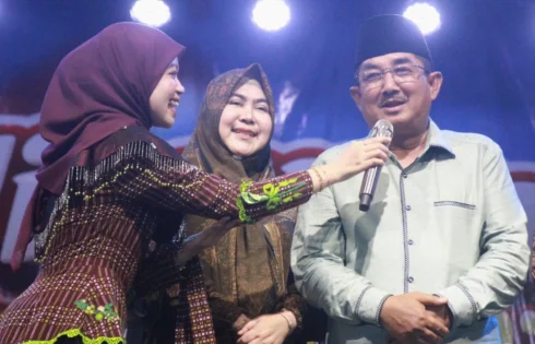 Malam Hiburan Rakyat Meriahkan HUT RI ke-81 dan Hari Jadi ke-61 Tanjab Barat di Kuala Tungkal